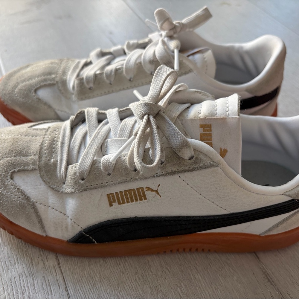 Puma Big Kids size 5 sneakers
